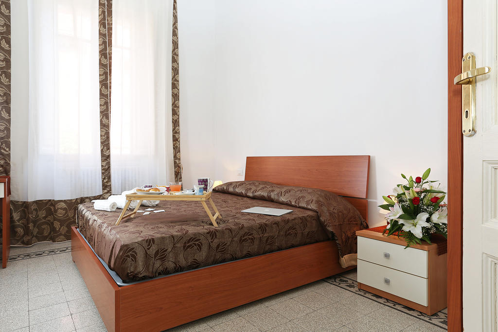 Hotel Bells Of Roma Habitación foto